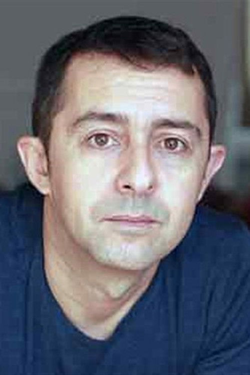 Pierre Maillet as Le psychiatre