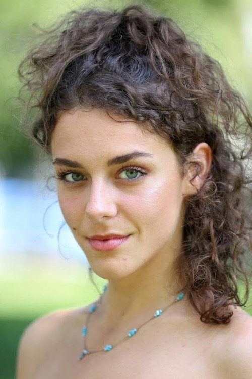 Anja Pavićević as Ksenija