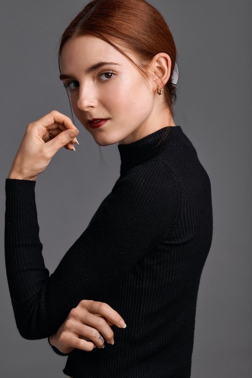 Aïcha Villaverde as Ana