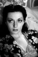 Lita Recio as Viviane