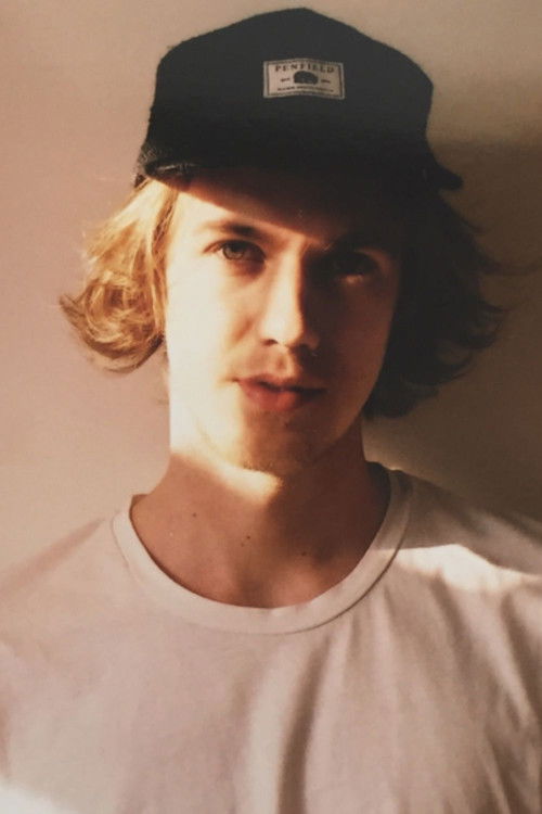 Felix Dennhardt as Vincent Schluszman