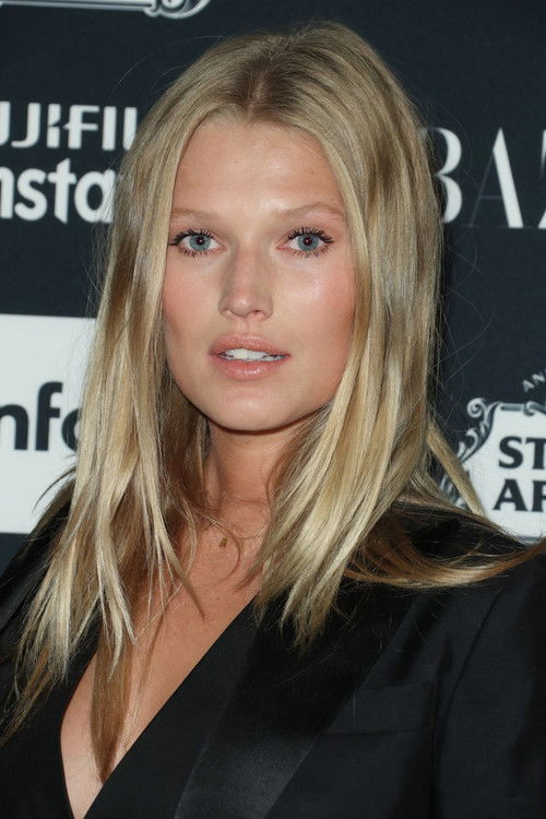 Toni Garrn as Nora