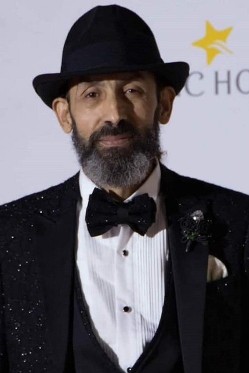 Mohamed Naimane as Bathhouse Employee