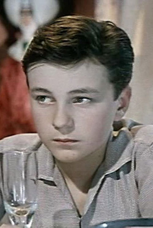 Viktor Glazkov as Sanka Rymaryov