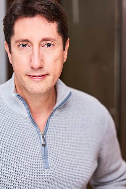 Allen Vaysberg as Matt (senior manager)