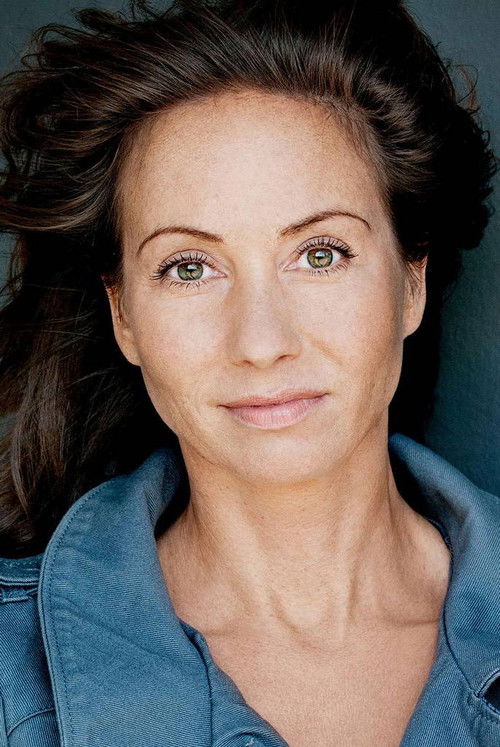 Antje Straßburger as Antje