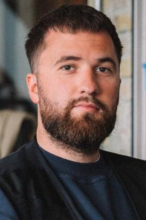 Jonas Risvig as Mand foran biograf