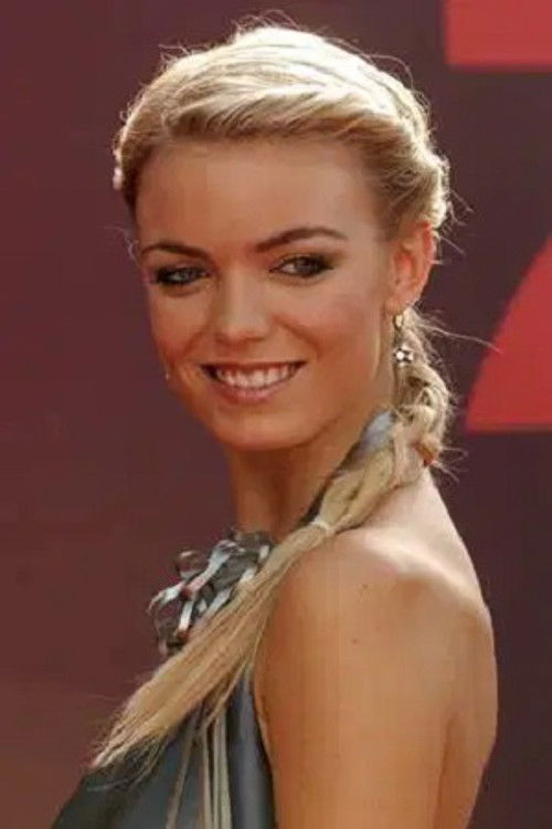 Anni Wendler as Paris