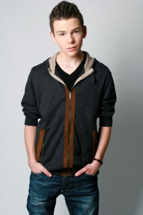 Felix Pennell as Dylan Mitchell