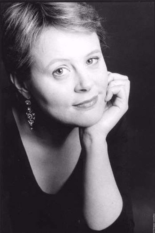 Hjördis Thébault as Bacchis, suivante d'Hélène