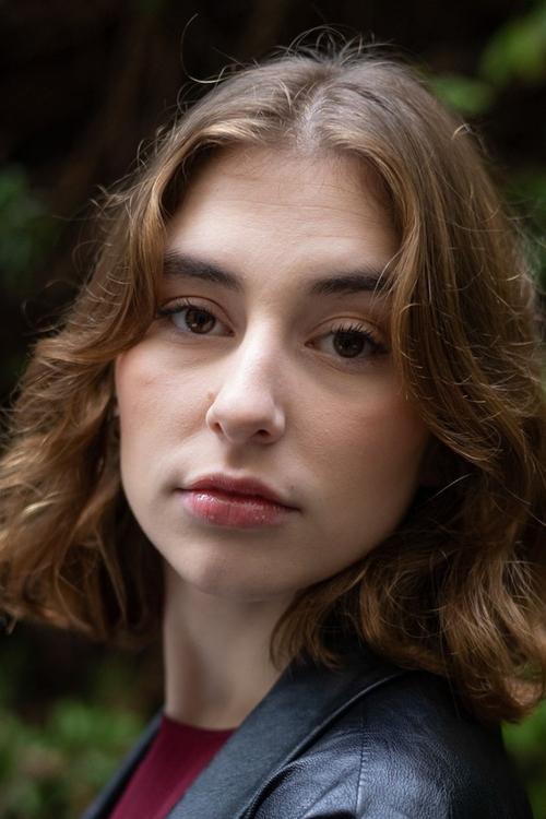 María Steelman as Miranda