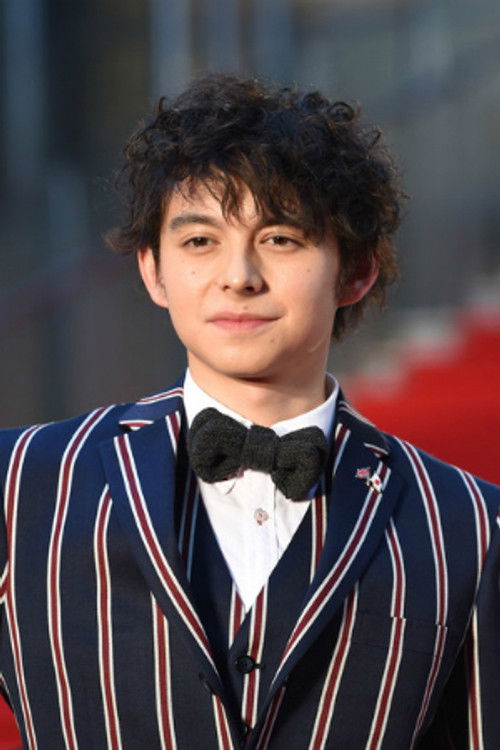 Harry Sugiyama as Luke Kidman