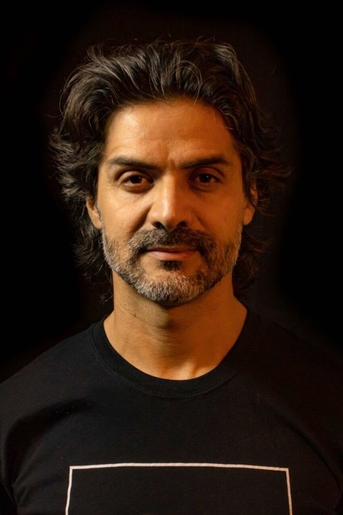 Sandro Lucose as Freitas