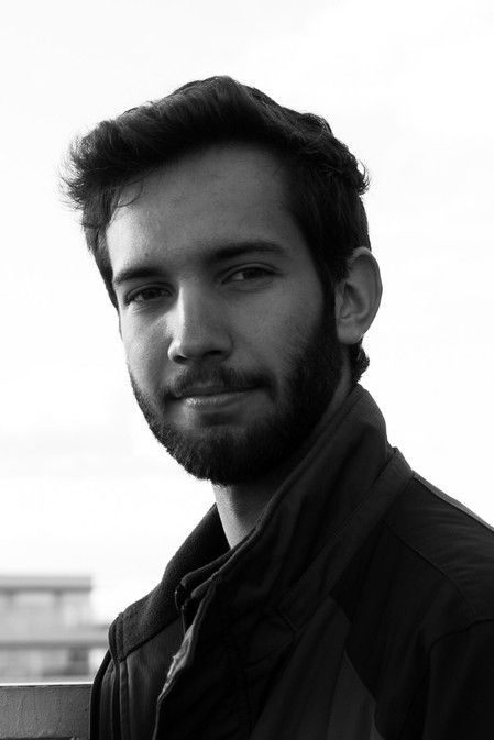 Dimas Saguier as Justo