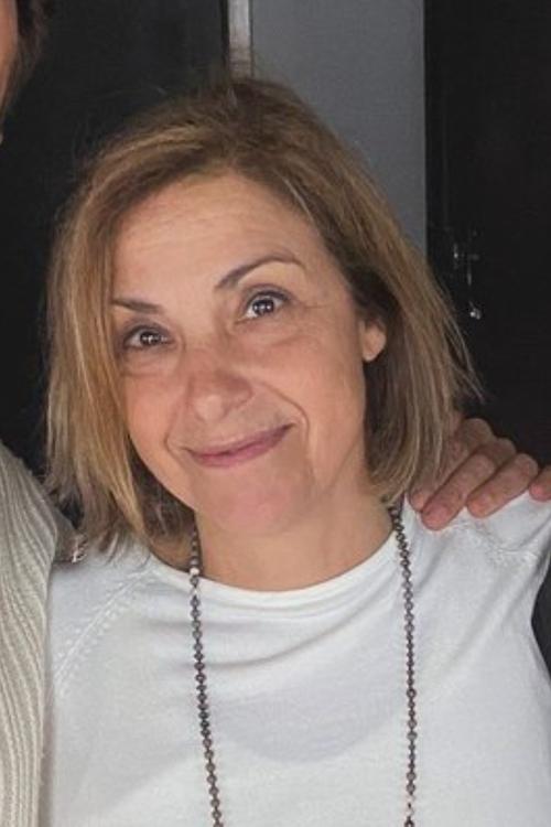 Carme Calvell as Cloe (voice)