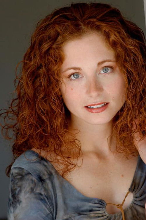 Nina Tapanin as Molly