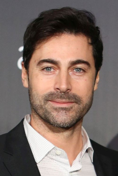 Kıvanç Kasabalı as Nejat [ep13-]