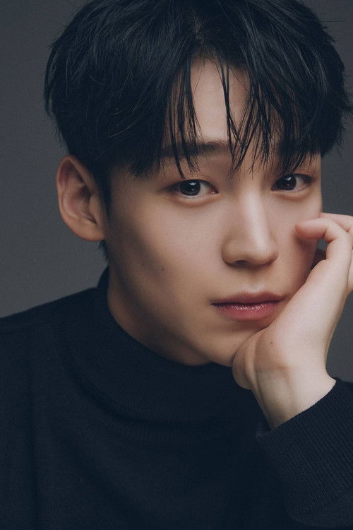 Chun Woo-jin as Lee Minho