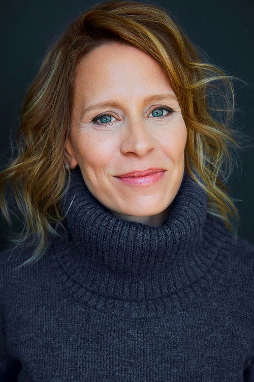 Kelly Dealyn as Constance