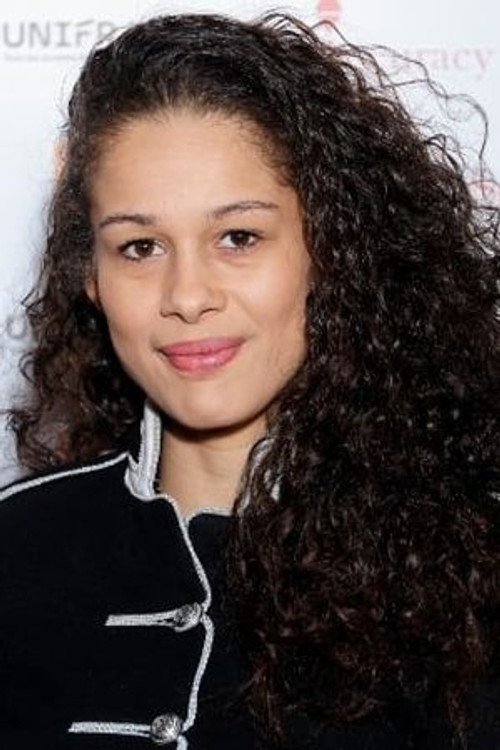 Julie Ledru as Julia