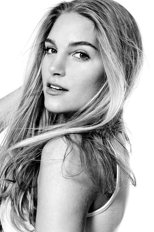 Leandra Martin as Victim