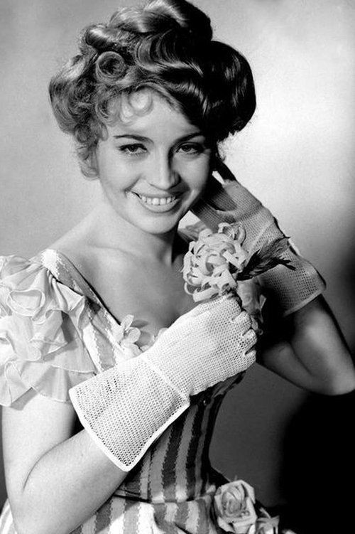 Janina Traczykówna as Lucyna Barańczak