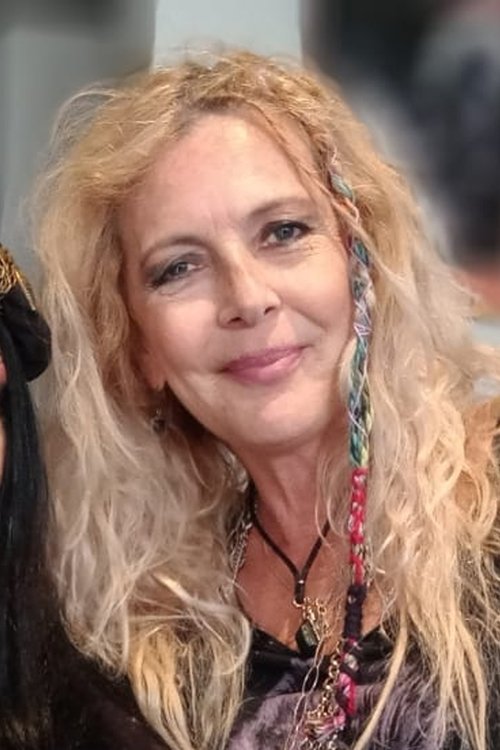 Fabiana Roth as La Reina