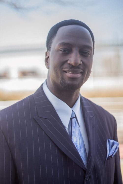 Kevin D. Benton as Bobby