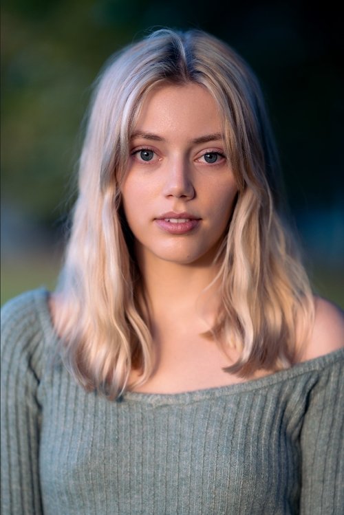 Grace Van Dien as Ellie Lansing