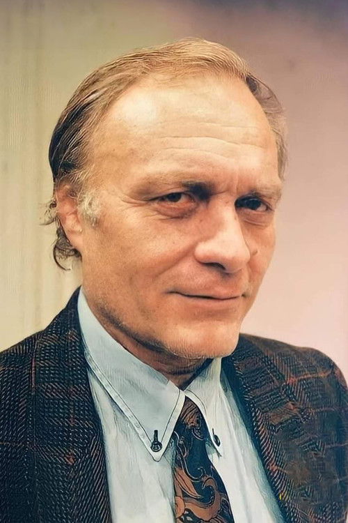 İstemi Betil as Coni