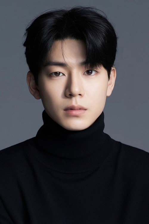 Bae Hyeon-seong as Cho Philip