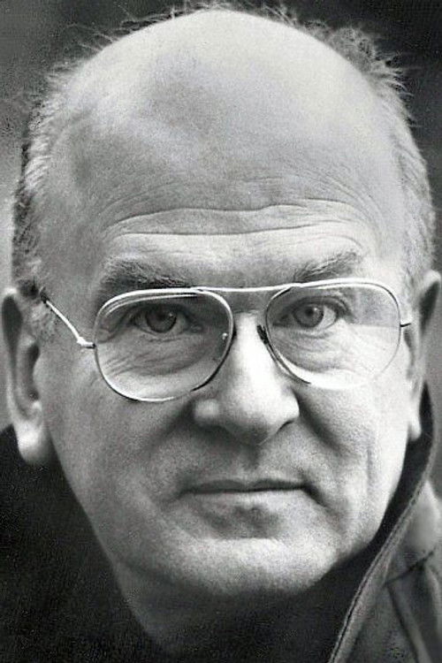 Robert Dietl as Albert Scherer