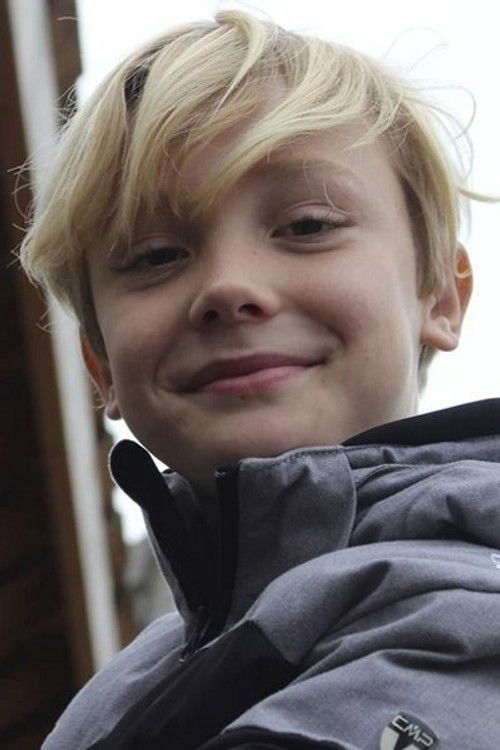 Sofus Søndergaard Mikkelsen as Adam