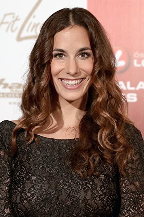 Nina Hartmann as Lena