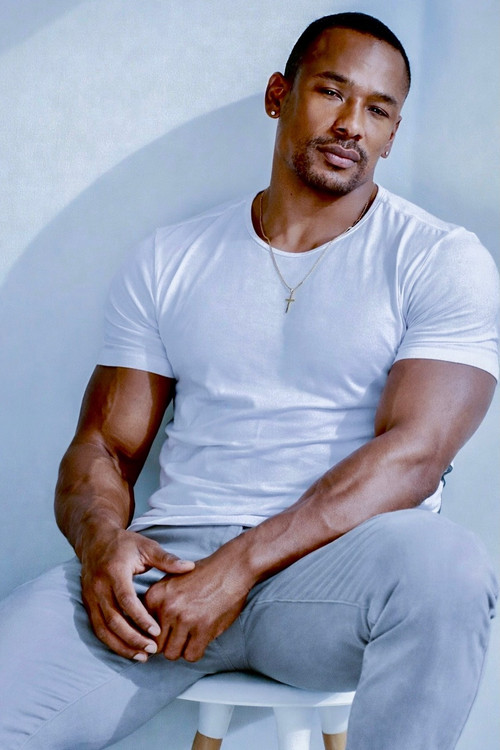 Antonio Jiménez as Efraín