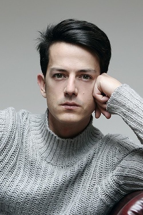 Lorenzo De Angelis as Carlo and Silvia's friend