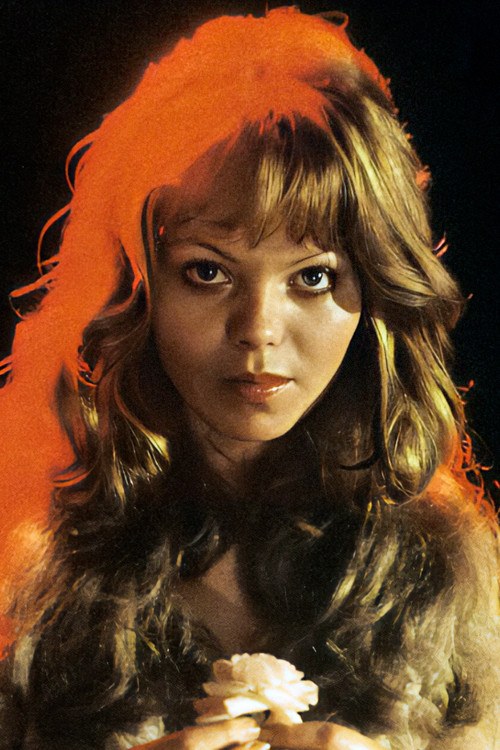 Mascha Rabben as Jessy, the girl