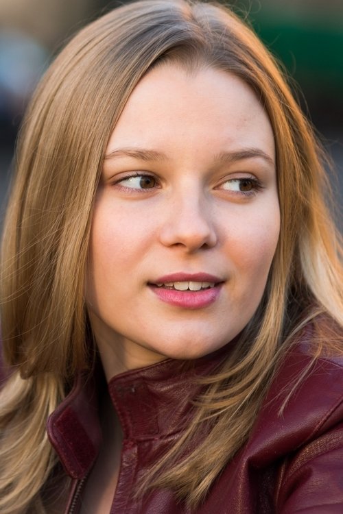 Marta Martin as Silvania Tepes