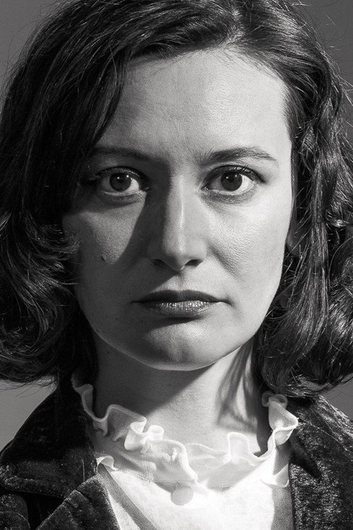 Ana-Felicia Scutelnicu as 