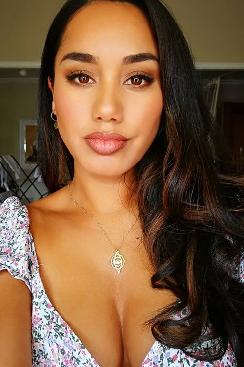 Shushila Takao as Aumea Vaipiti