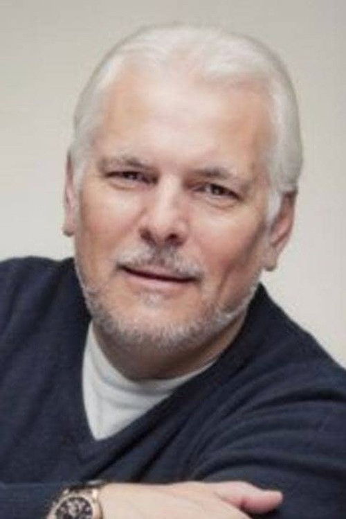 Pepe Rodríguez Quintos as Javier