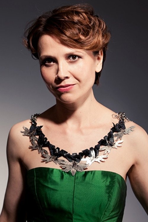 Renata Pokupić as Anna