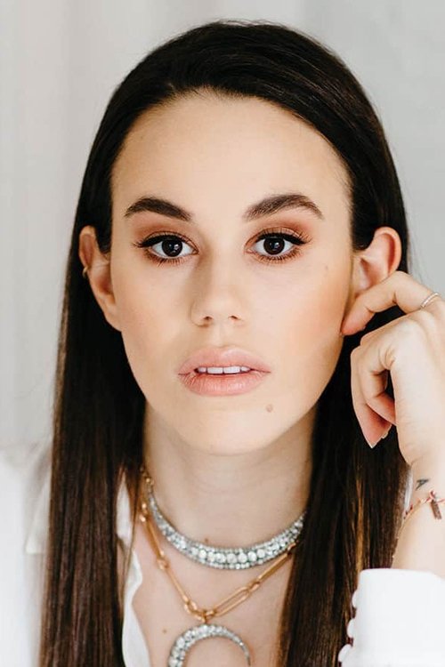 Chloe Goutal as Becca