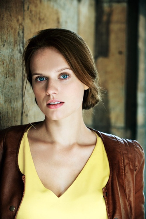 Svenja Görger as Eugenia