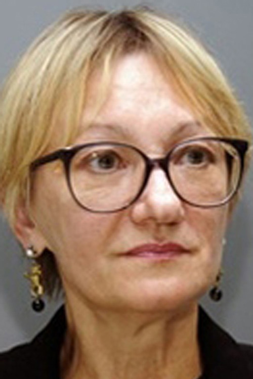 Natalya Chepik as жена художника