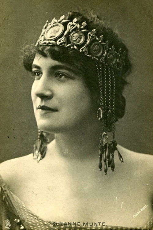 Suzanne Munte as Mademoiselle Dubois