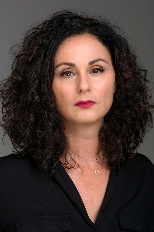Hanna Azoulay Hasfari as Irenia