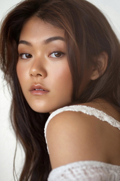 Momona Tamada as Onari (voice)