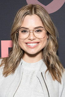 Laurie Doucet as Herself