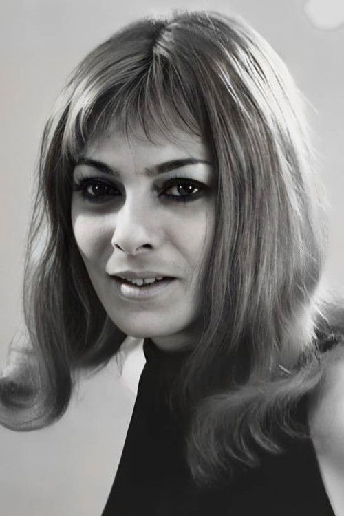 Gyöngyi Bürös as Bözsi